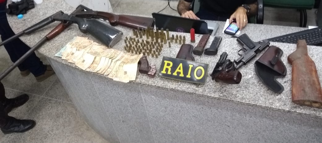 BPRaio Prende Homem Suspeito De Manter E Alugar Armas De Fogo Em