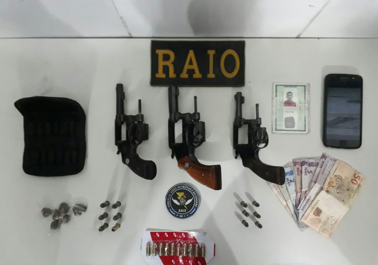 Bpraio Captura Adolescente De Anos Tr S Armas Muni Es E Drogas