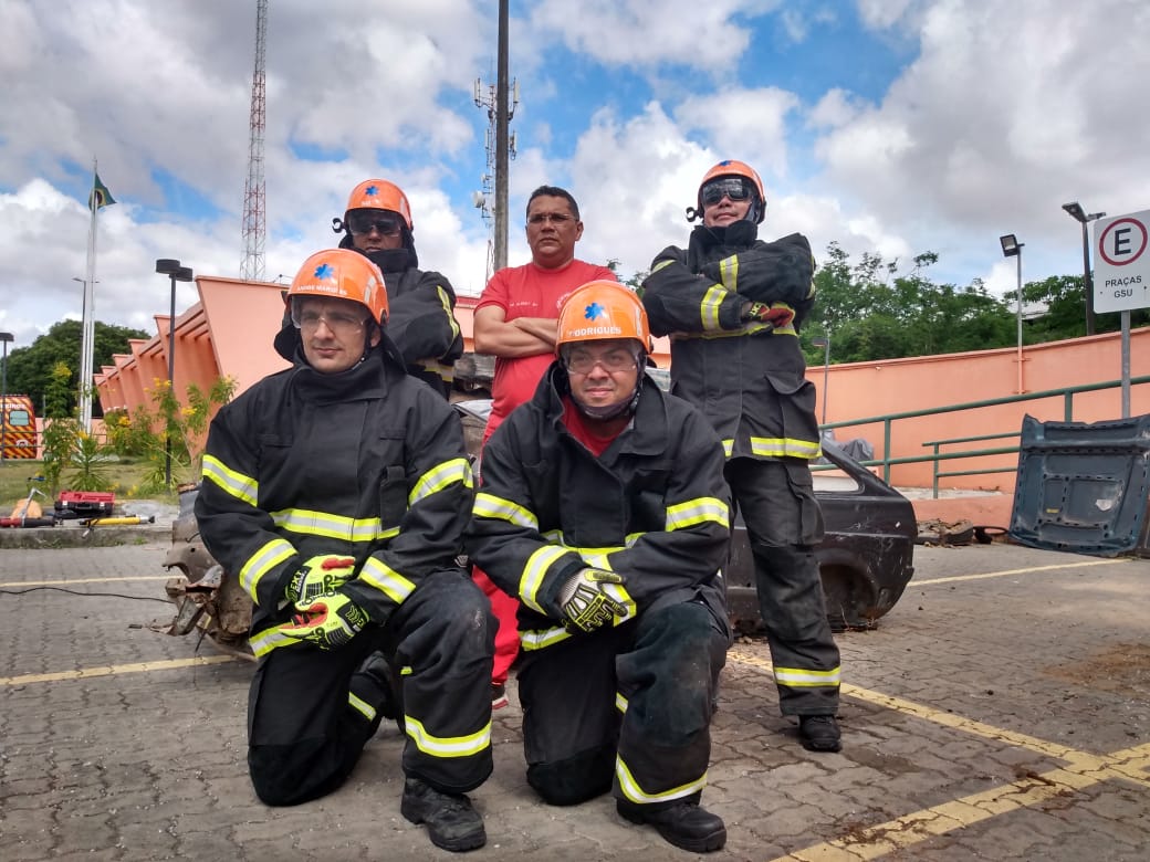 Corpo de Bombeiros do Ceará treina para participar do 4º Desafio